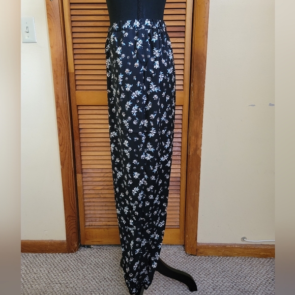 NWOT Daisy Floral Pants Size 2XL (Shein Plus) - Picture 4 of 12
